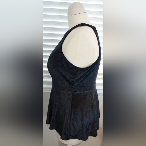 Torrid Black Velvet Peplum Sleeveless V Peep Hole Shirt NWT - Picture 6 of 6